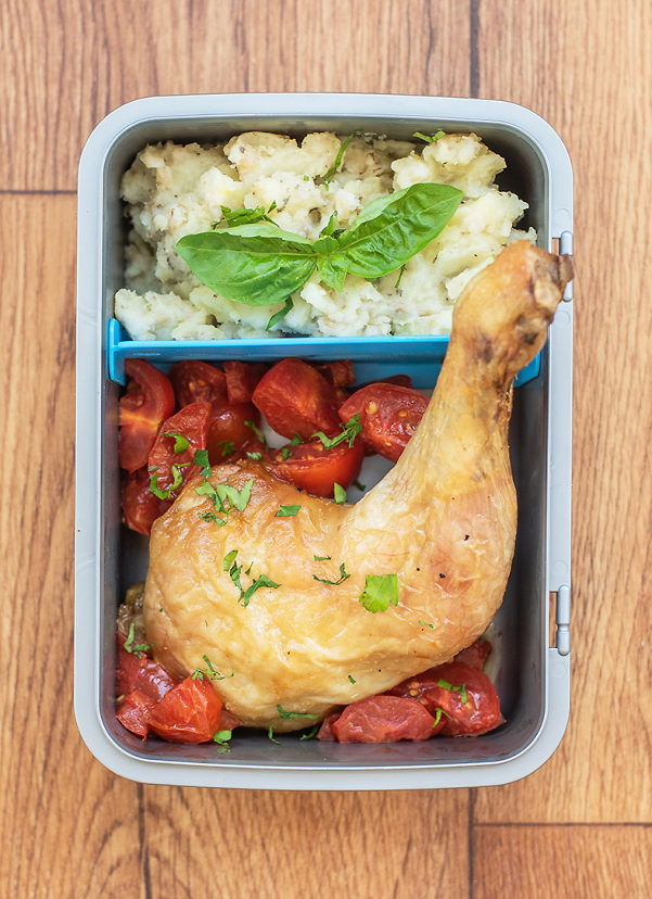 o1 Pečené kuře na rajčatech